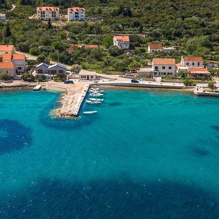 Apartment Kneze Račišće エクステリア 写真