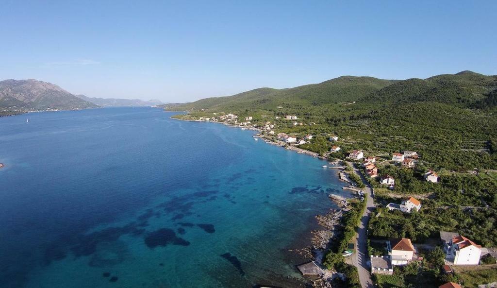 Apartment Kneze Račišće エクステリア 写真