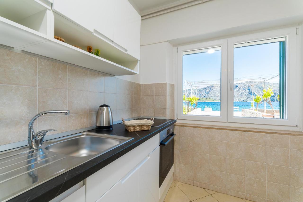Apartment Kneze Račišće エクステリア 写真