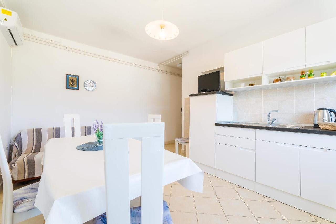 Apartment Kneze Račišće エクステリア 写真