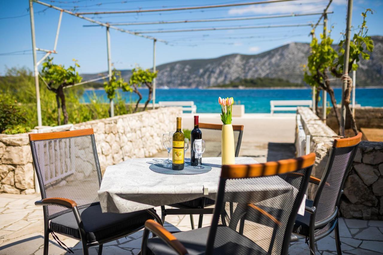 Apartment Kneze Račišće エクステリア 写真